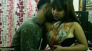Indian beautiful Hot model dealings at hand teen boy at home&excl; at hand clear hindi audio&excl; sharee dealings
